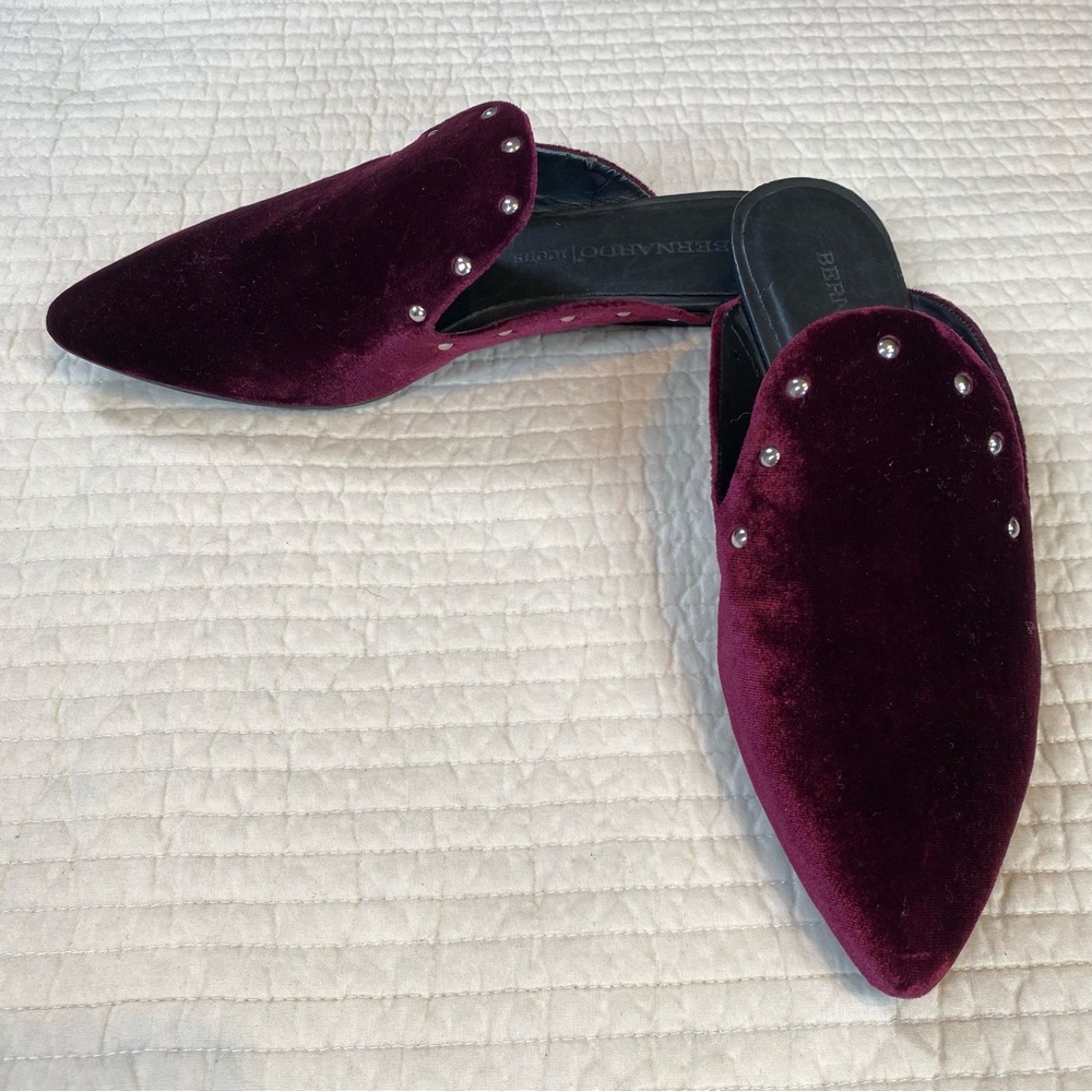 Bernardo Womens Ariel Velvet Studded Flat Mule Whimsigoth Size 8 Purple Witchy